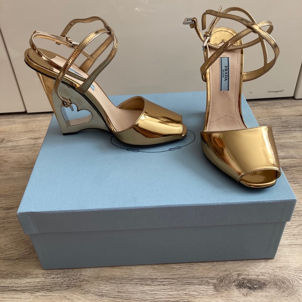 NEW PRADA
Heart-cutout Wedge 110mm Sandal - Picture 5 of 6